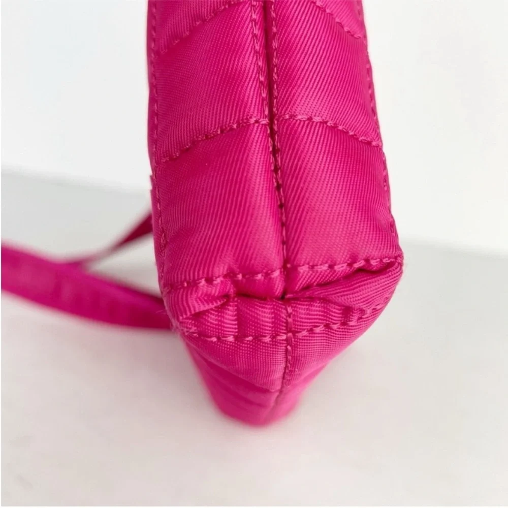 Lug Skipper Bright Pink Fuchsia Quilted Crossbody Travel Bag Purse
